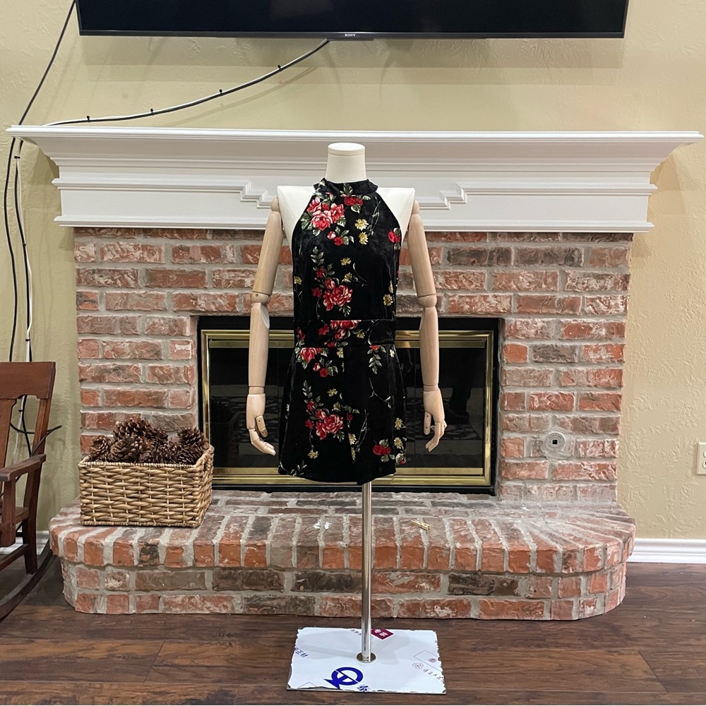 Audrey 3+1 Black Floral Velvet Halter Romper / S / Excellent condition - Picture 7 of 16